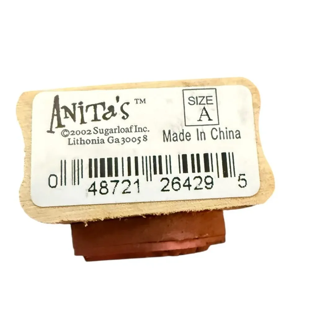 Anitas anita swimming